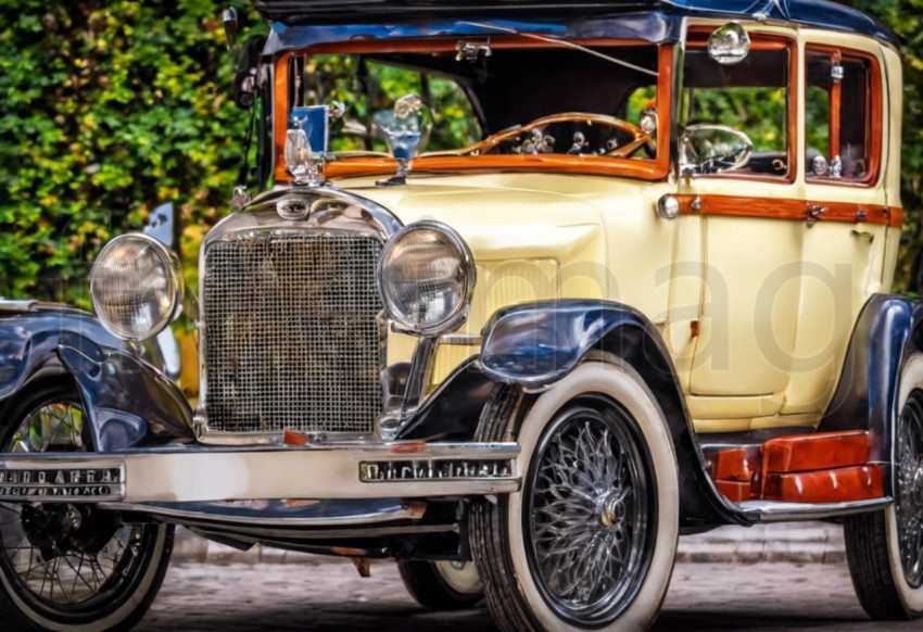 Coche amarillo clásico