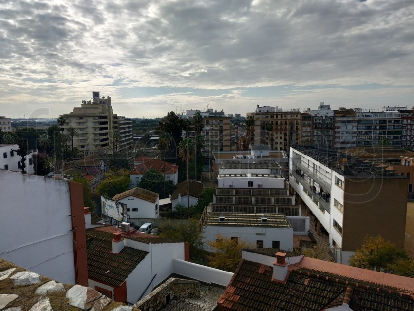 Imagen de Huelva, España, cielo nublado