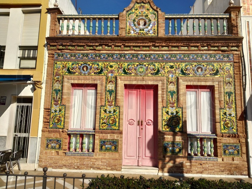 Casa antigua Coloridos azulejos en Isla Cristina