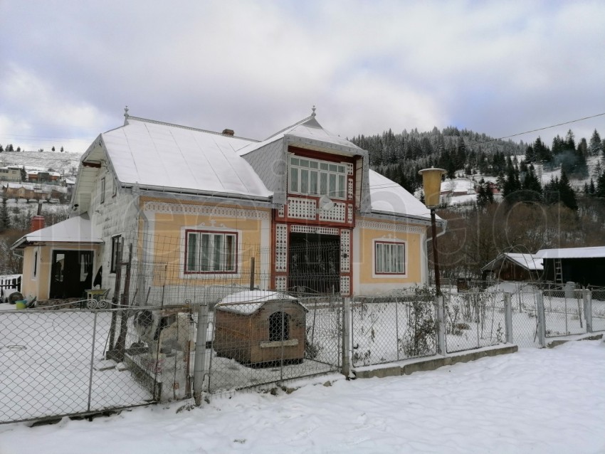 Foto casa tradicional de Rumanía región de Moldavia