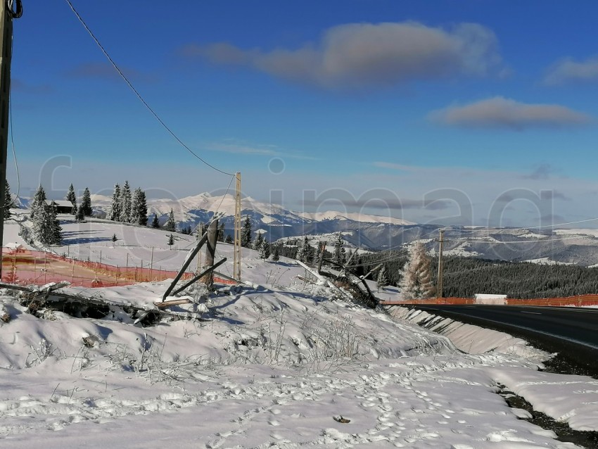 Foto paisaje de invierno en la montaña