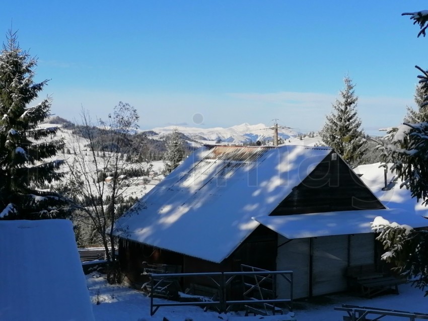 Casa de madera temporada de invierno