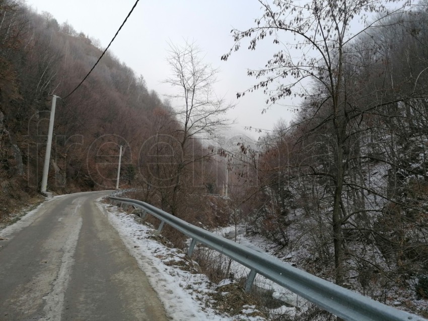 Paisaje de invierno en Rumanía Transilvania