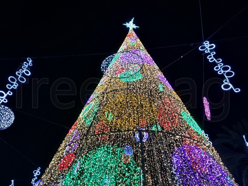 Árbol de navidad hecho de luces