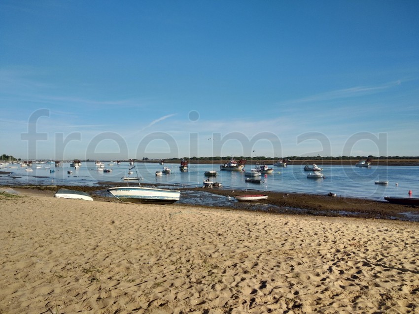 Playa y Barcos en Punta Umbría.