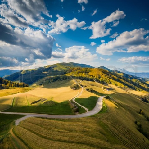 Montaña verde Transilvania, Rumania  Generado IA