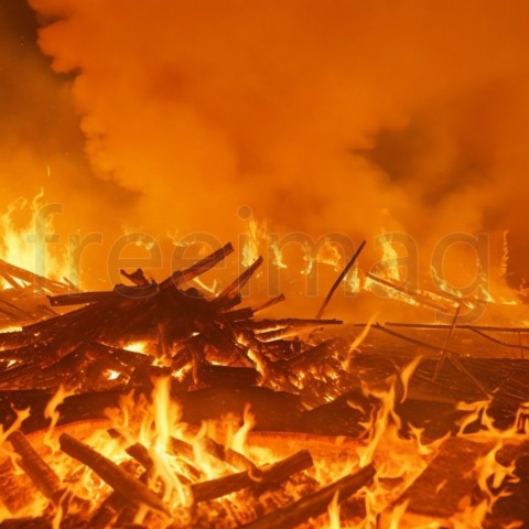 Imagen de Fuego, Fogata y Quemar